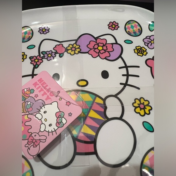 Sanrio Hello Kitty Set of 4 Easter Plates - NWT - Picture 3 of 6